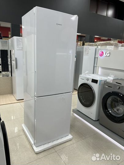 Холодильник Indesit ITR 4180W