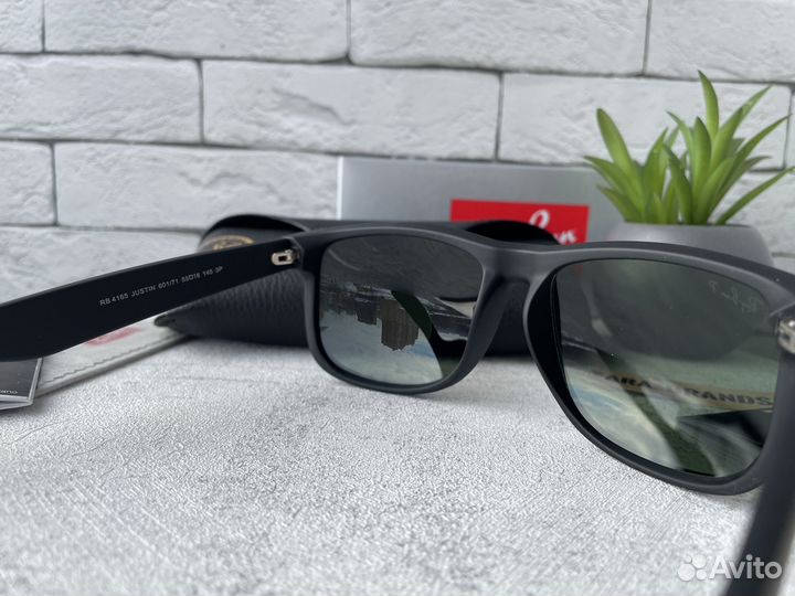 Солнцезащитные очки ray ban