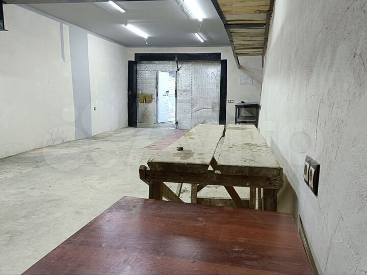 Гараж, > 30 м²