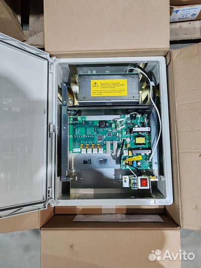 Коммтатор T-Fortis PSW-2G+UPS-Box