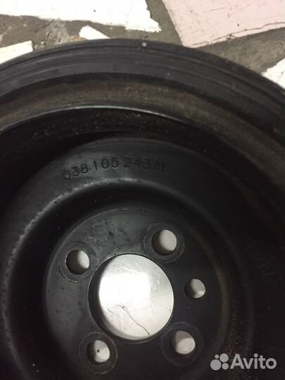 Шкив коленвала Audi A4 B8 2.0 038105243M