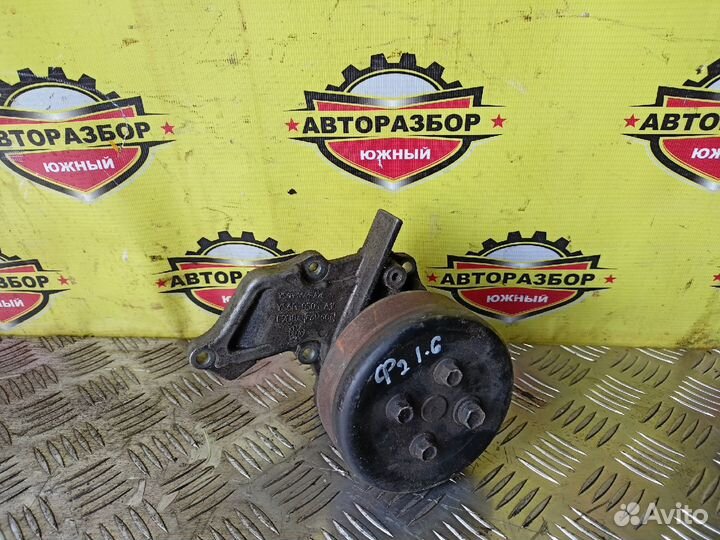 Помпа (водяной насос ) Форд Фокус 2