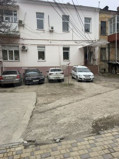 4-к. квартира, 80 м², 2/2 эт.
