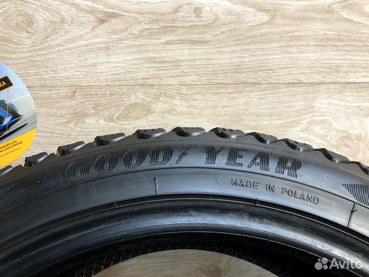 Goodyear Ultragrip Ice Arctic 225/45 R18 95T