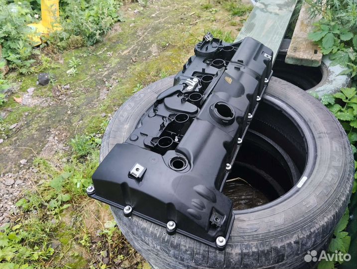 Клапанная крышка BMW X5 E70 n52b30