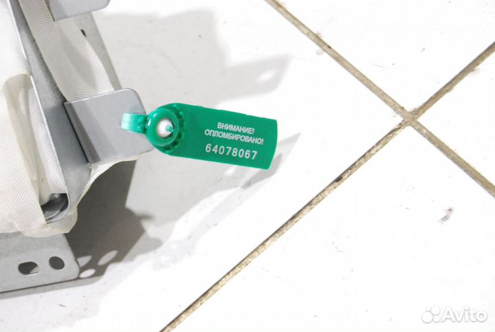 Подушка безопасности в торпеду Nissan Titan TA60