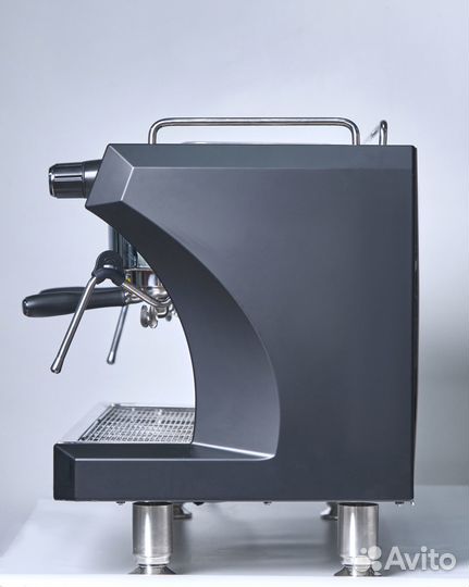 Кофемашина рожковая Manifesta Professionale