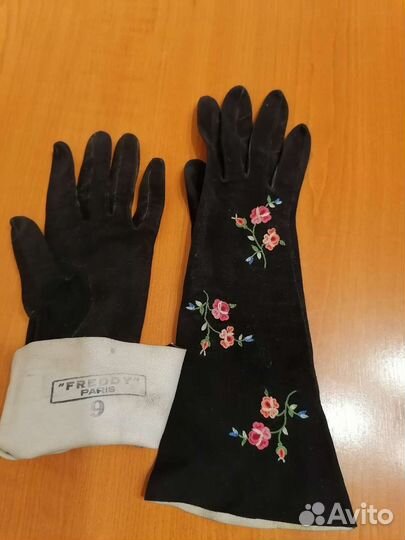 Перчатки