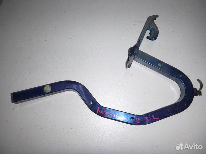 Петля крышки багажника honda accord viii 2008