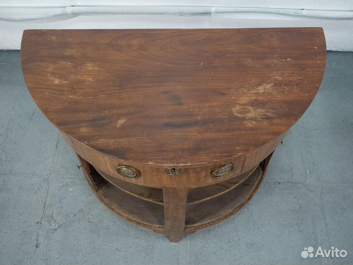 Полушкаф с дверцами-шторами 1770-х гг