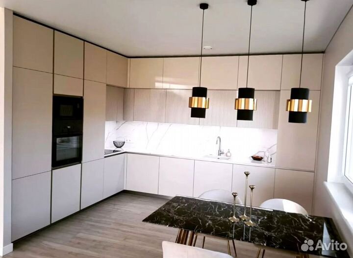 Кухня в потолок