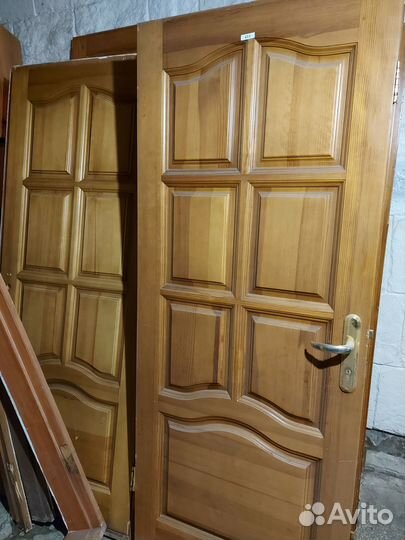 Двери из массива сосны