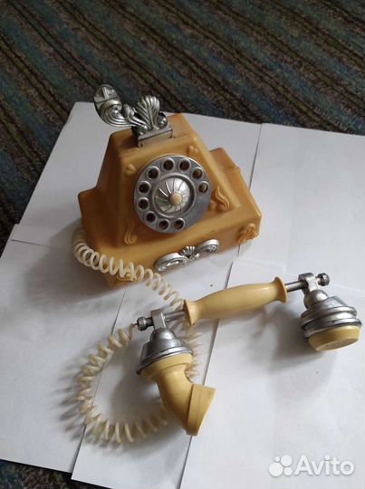 Игрушка телефон,тушь для ресниц, банка жесть,б/у в