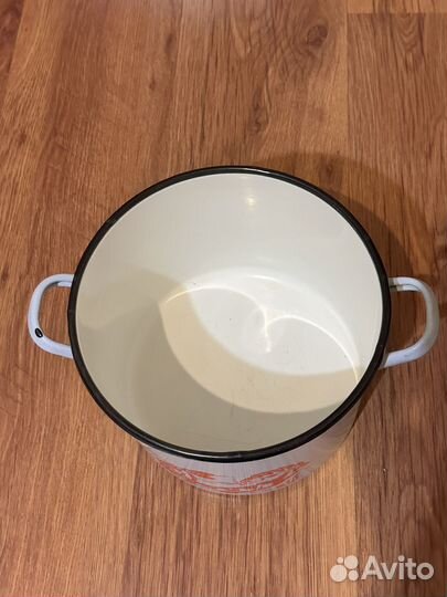 Кастрюля эмалированная