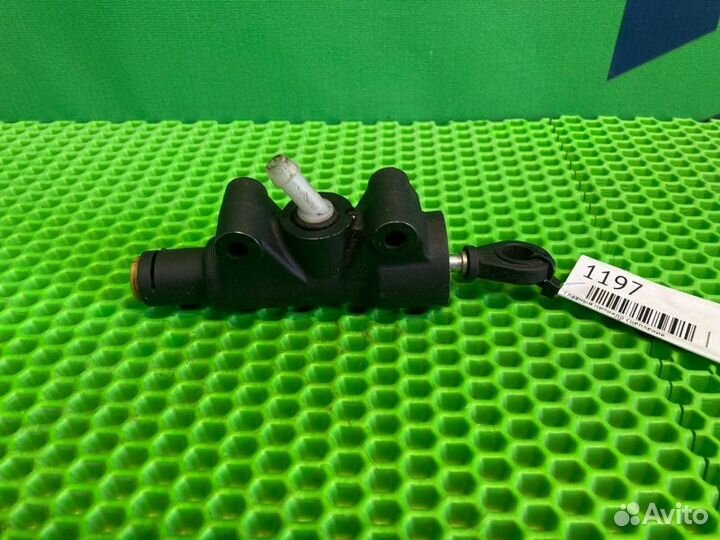 Главный цилиндр сцепления Bmw E39 M54 2001