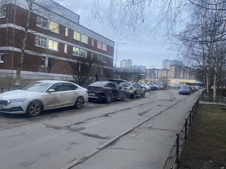 2-к. квартира, 51,6 м², 1/10 эт.