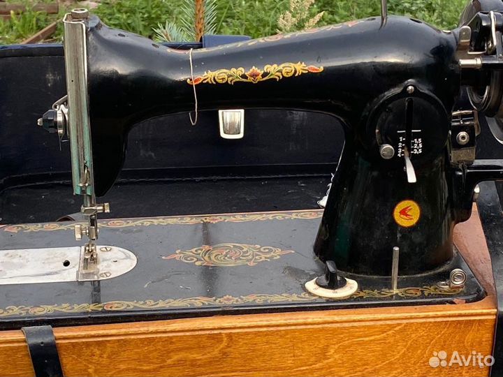 Швейная машинка зингер ручная
