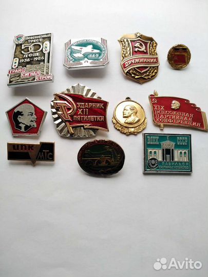 Значки разные наборы