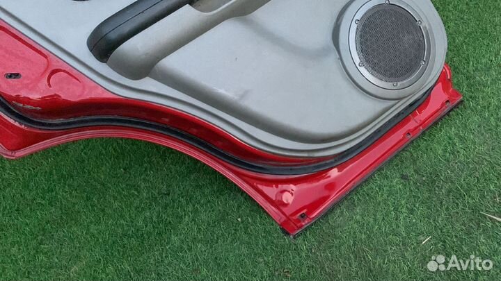 Задняя левая дверь Nissan X-Trail T30