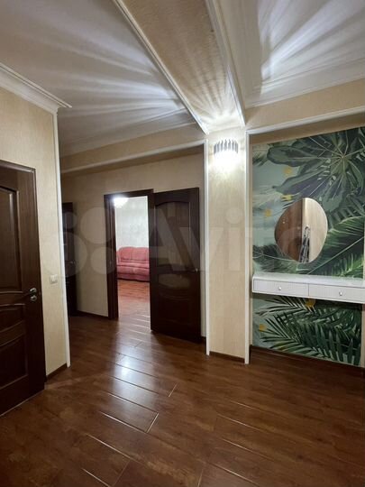 3-к. квартира, 102 м², 3/4 эт.