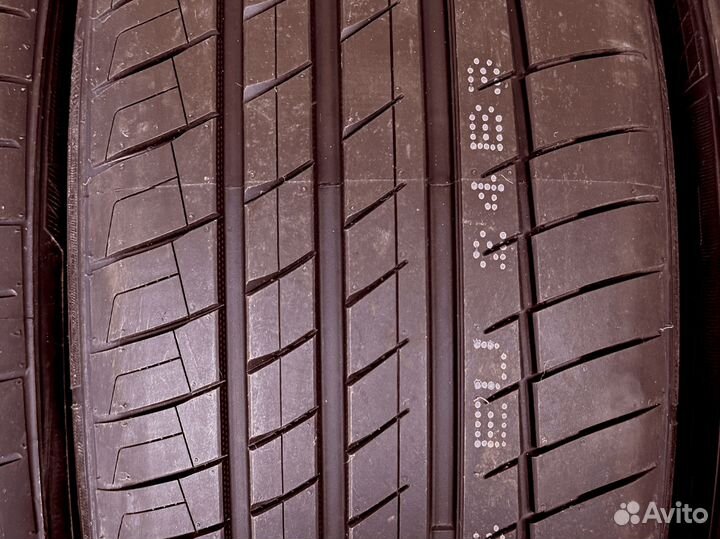 Kapsen RS26 265/45 R21 129U