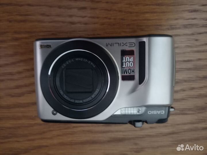 Цифровой фотоаппарат casio EX-FH100