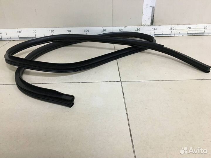 Уплотнитель проема двери задней правой Citroen C4 Aircross 2012-2017