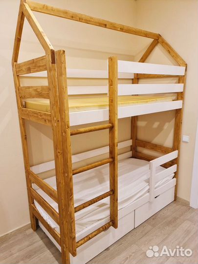 Детская кровать домик