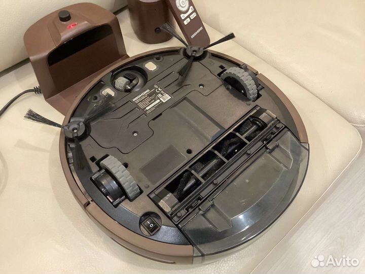 Робот пылесос Redmond RV R400