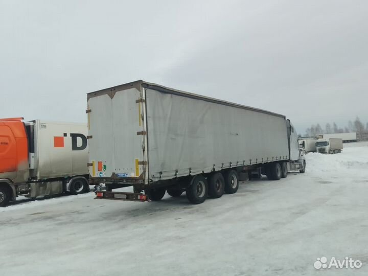 Freightliner Century с полуприцепом, 1999
