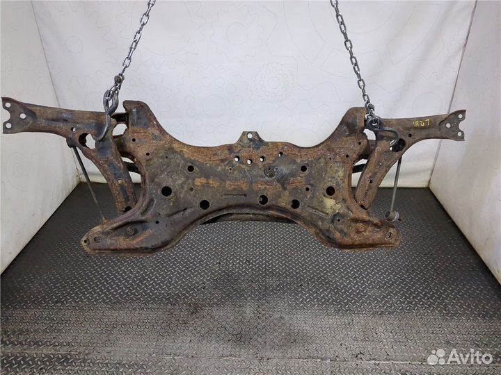 Балка подвески передняя Pontiac Vibe 1, 2004