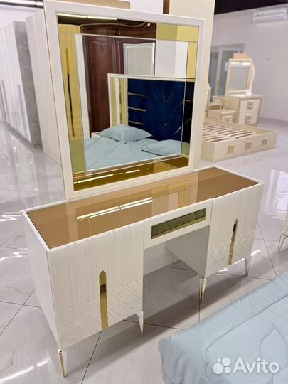 Спальные Гарнитуры