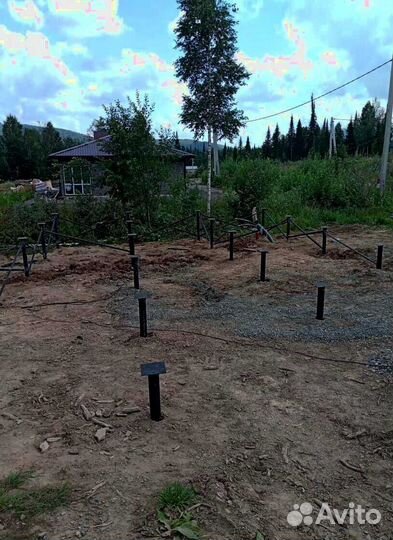 Много винтовых свай u-0067