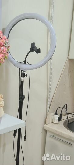 Кольцевая лампа со штативом