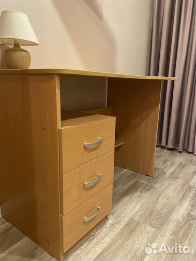 Письменный стол