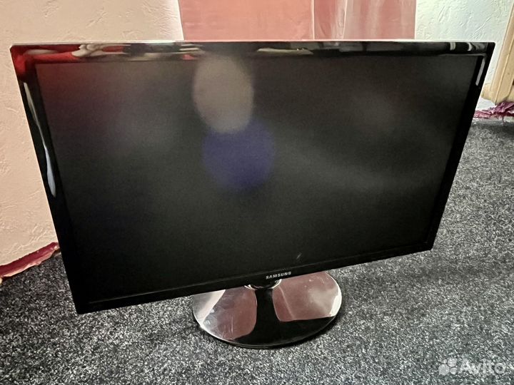 Монитор Samsung S24D332H