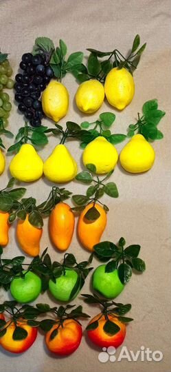 Красивые муляжи фруктов на стол/панно