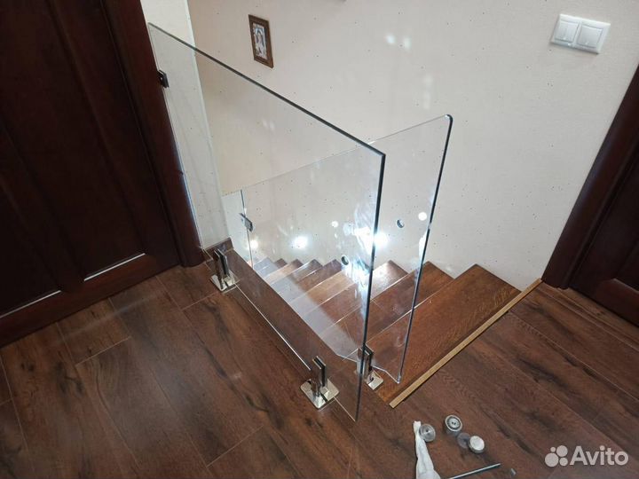 Стеклянные перила для лестниц