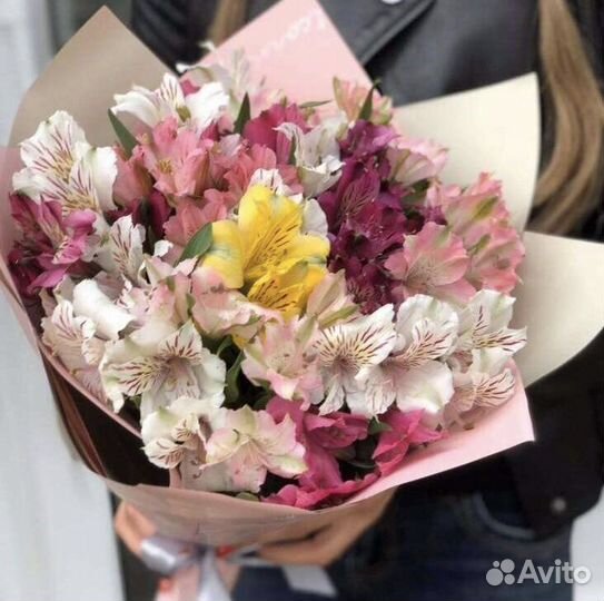 Альстромерии в букете