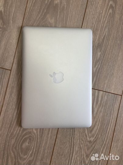 Apple MacBook