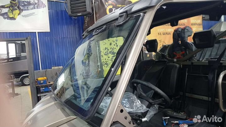 Стекло лобовое BRP CAN AM defender traxter