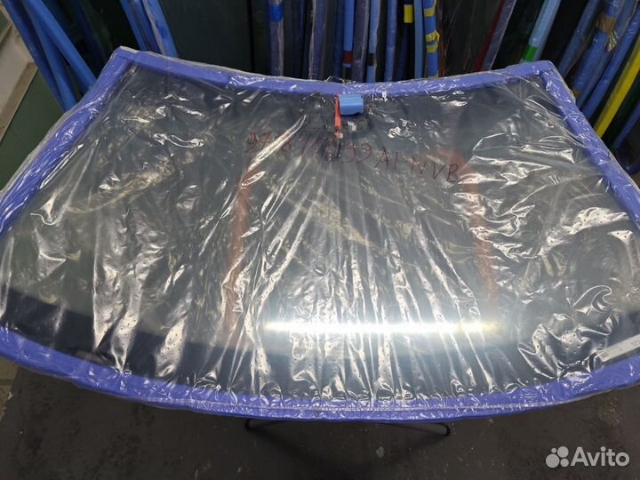 Лобовое стекло на Porsche Panamera от 2016