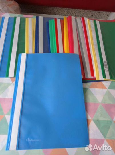 Папки с зажимом, скоросшиватели новые