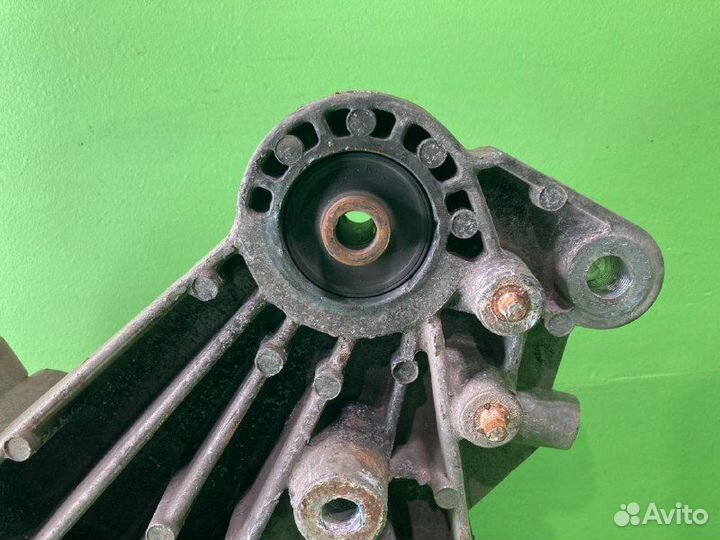 Кронштейн RVI premium