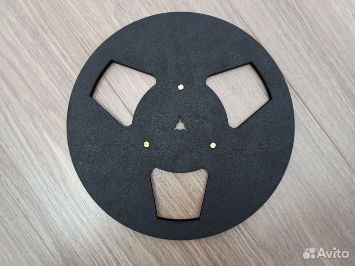 Катушка для намотки магнитной ленты