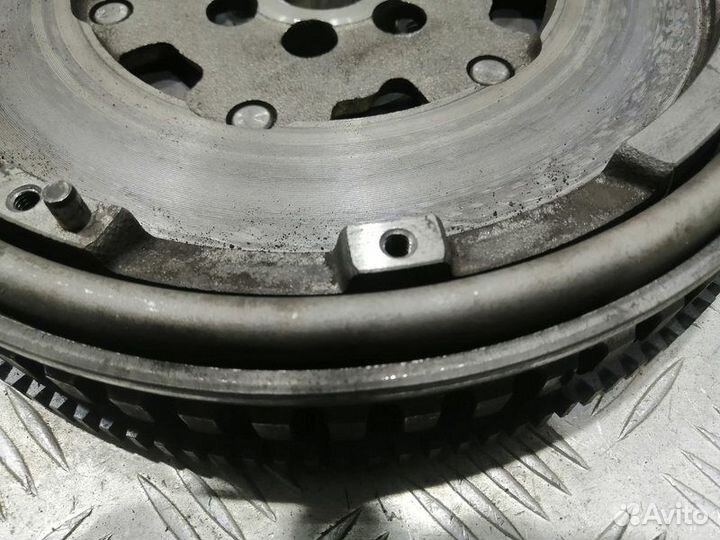 Двухмассовый маховик 2294501172 Sachs Renault