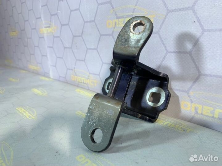 Петля двери нижняя передняя правая Opel Insignia A