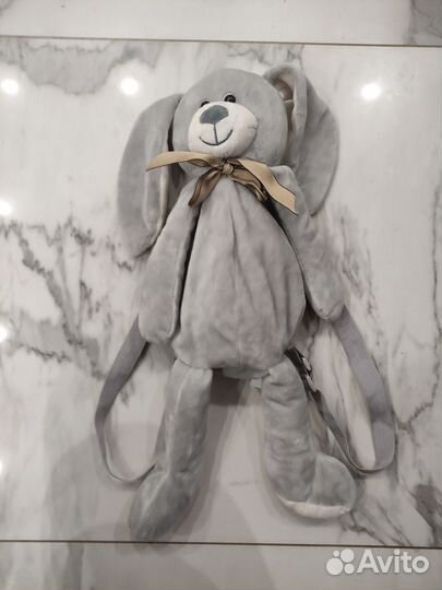 Мягкая игрушка зайка - рюкзак