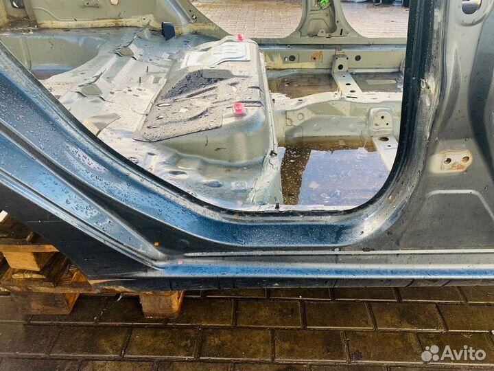 Порог правый Mazda131191