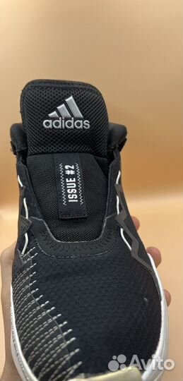 Баскетбольные кроссовки adidas